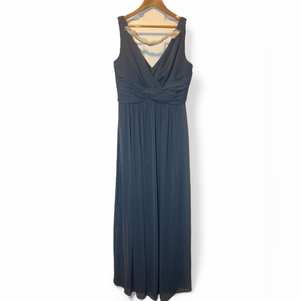 Jenny Packham Luxury Chiffon W/Necklace Floor Length Silverstone Size 14 Dress